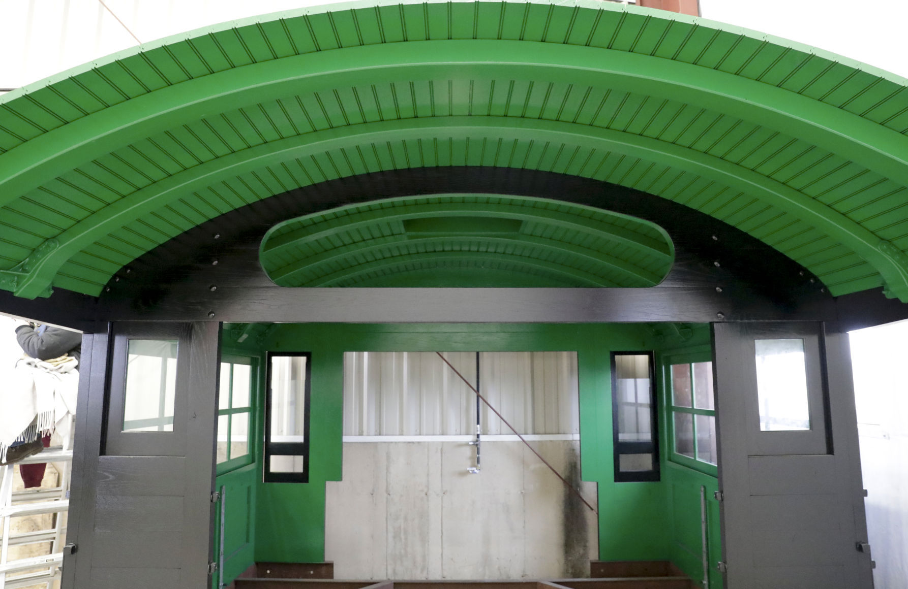 The restoration of the 1385 locomotive continues
